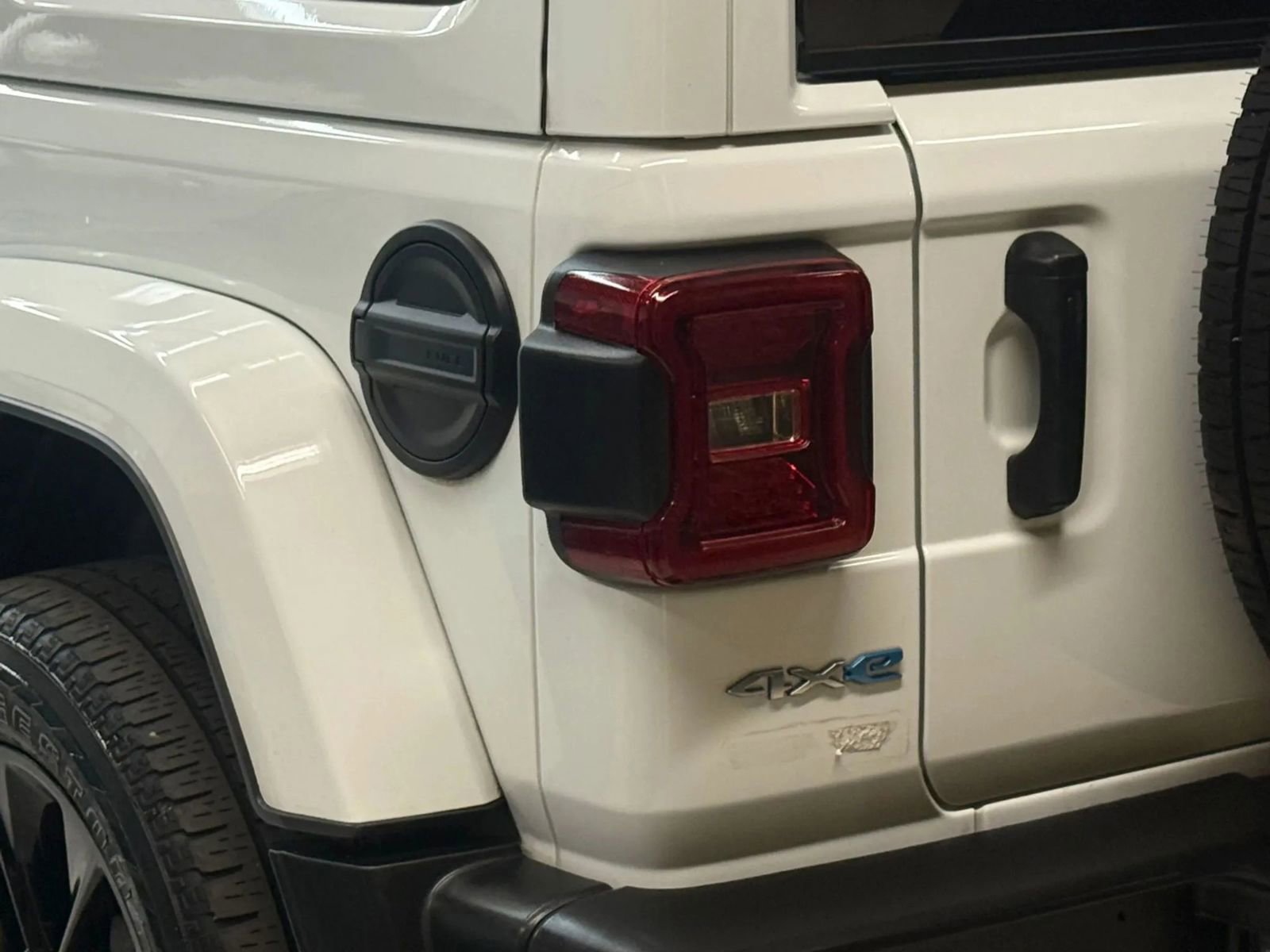 Used 2023 Jeep Wrangler Unlimited Sahara w/ Cold Weather Group image 12