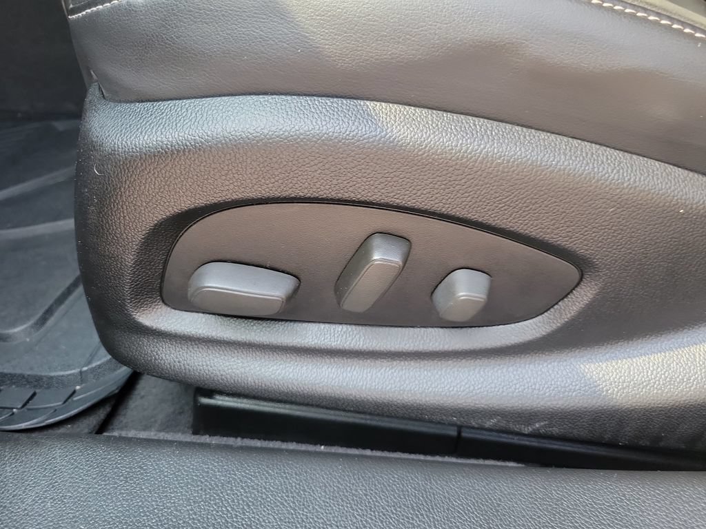 Used 2014 Buick LaCrosse Leather FWD image 20
