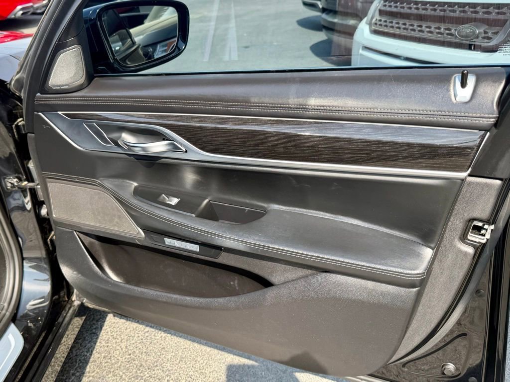 Used 2017 BMW 740i RWD image 31
