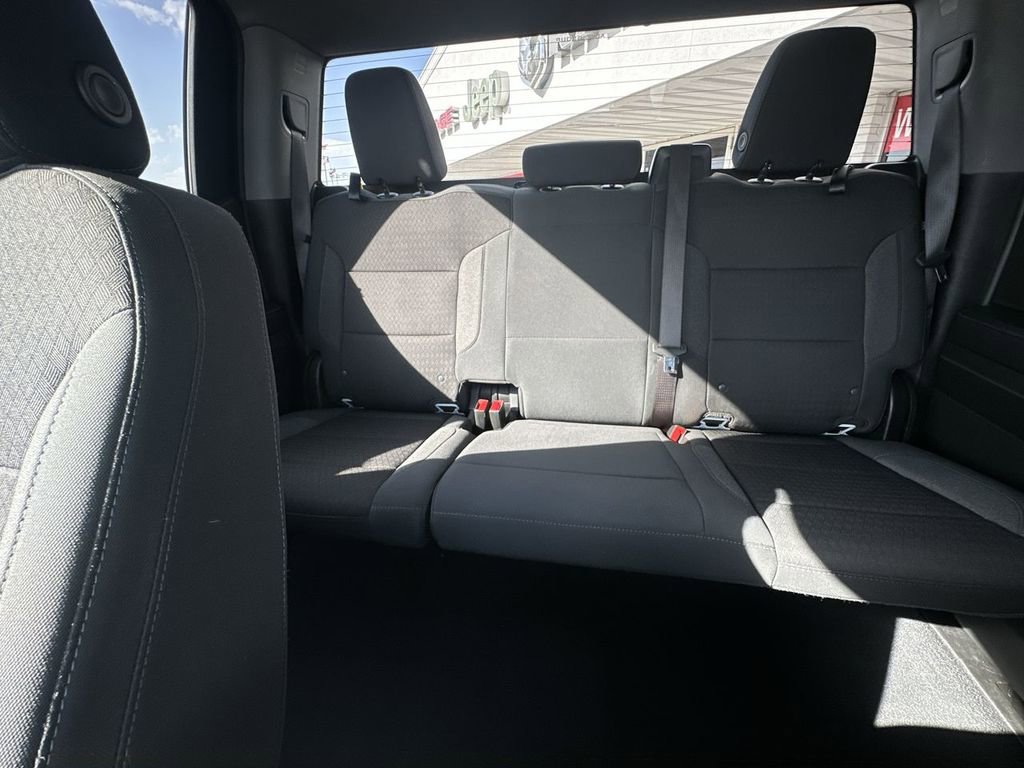 Used 2024 GMC Sierra 1500 SLE image 26