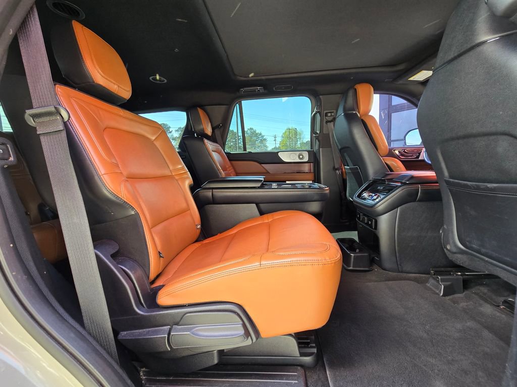 Used 2021 Lincoln Navigator Reserve AWD/4WD image 28
