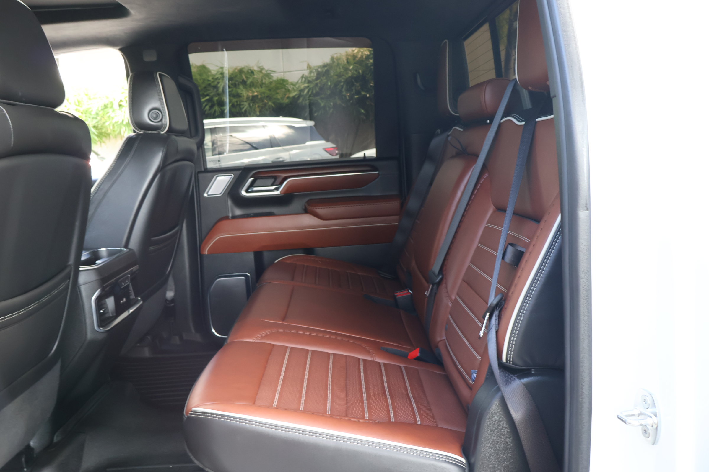 Used 2024 GMC Sierra 3500 Denali Ultimate AWD/4WD image 18