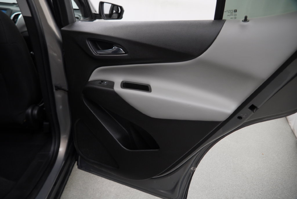 Used 2018 Chevrolet Equinox LT FWD image 34