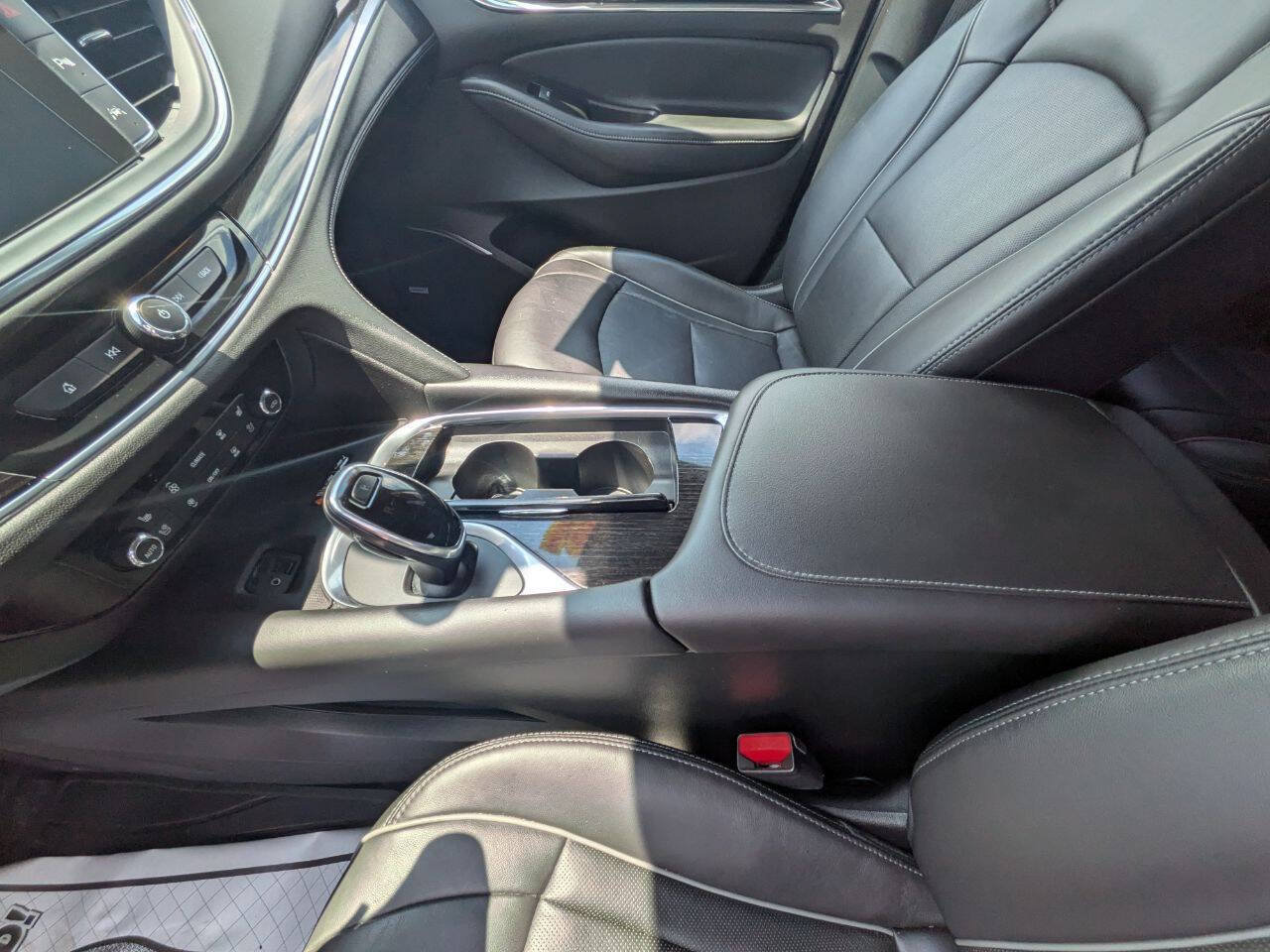 Used 2020 Buick Enclave Avenir w/ Avenir Technology Package AWD/4WD image 14