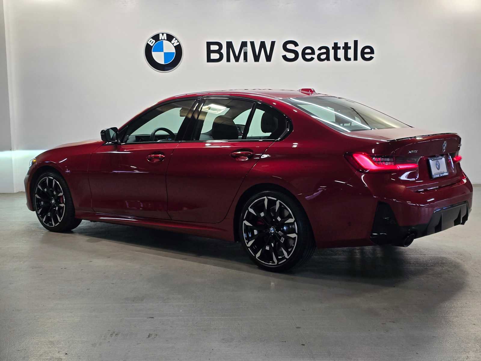 Used 2025 BMW 330i xDrive 330i xDrive w/ M Sport Package image 4