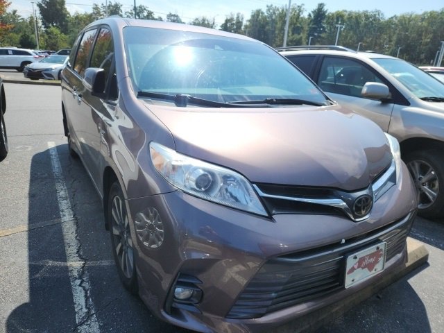 Used 2018 Toyota Sienna XLE
