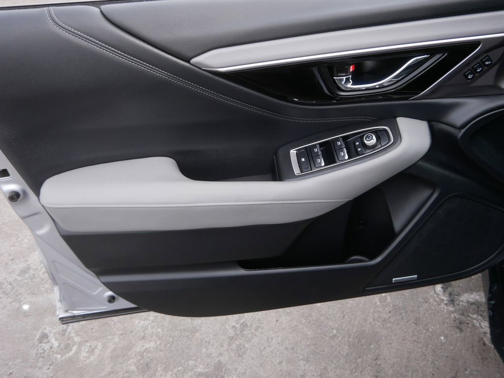 Used 2025 Subaru Outback Limited image 14