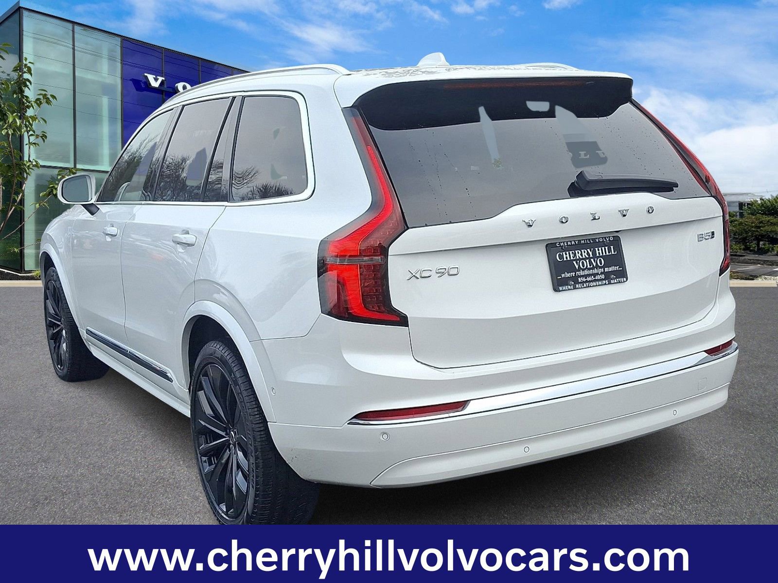 Certified 2025 Volvo XC90 B5 Plus image 5