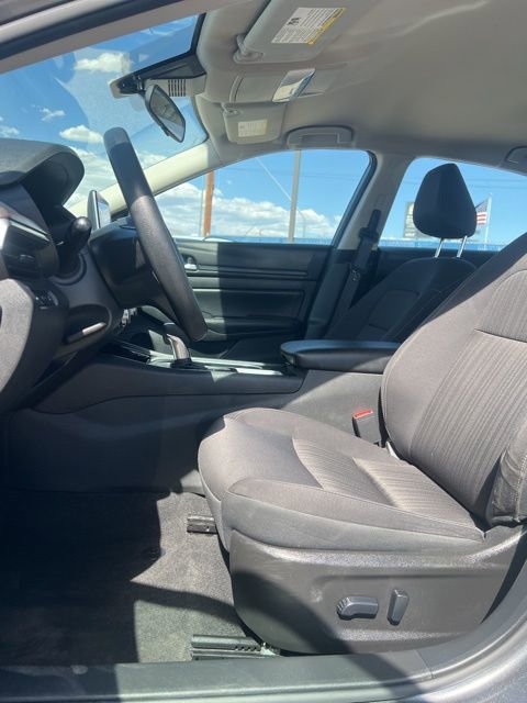 Used 2024 Nissan Altima 2.5 SV FWD image 24