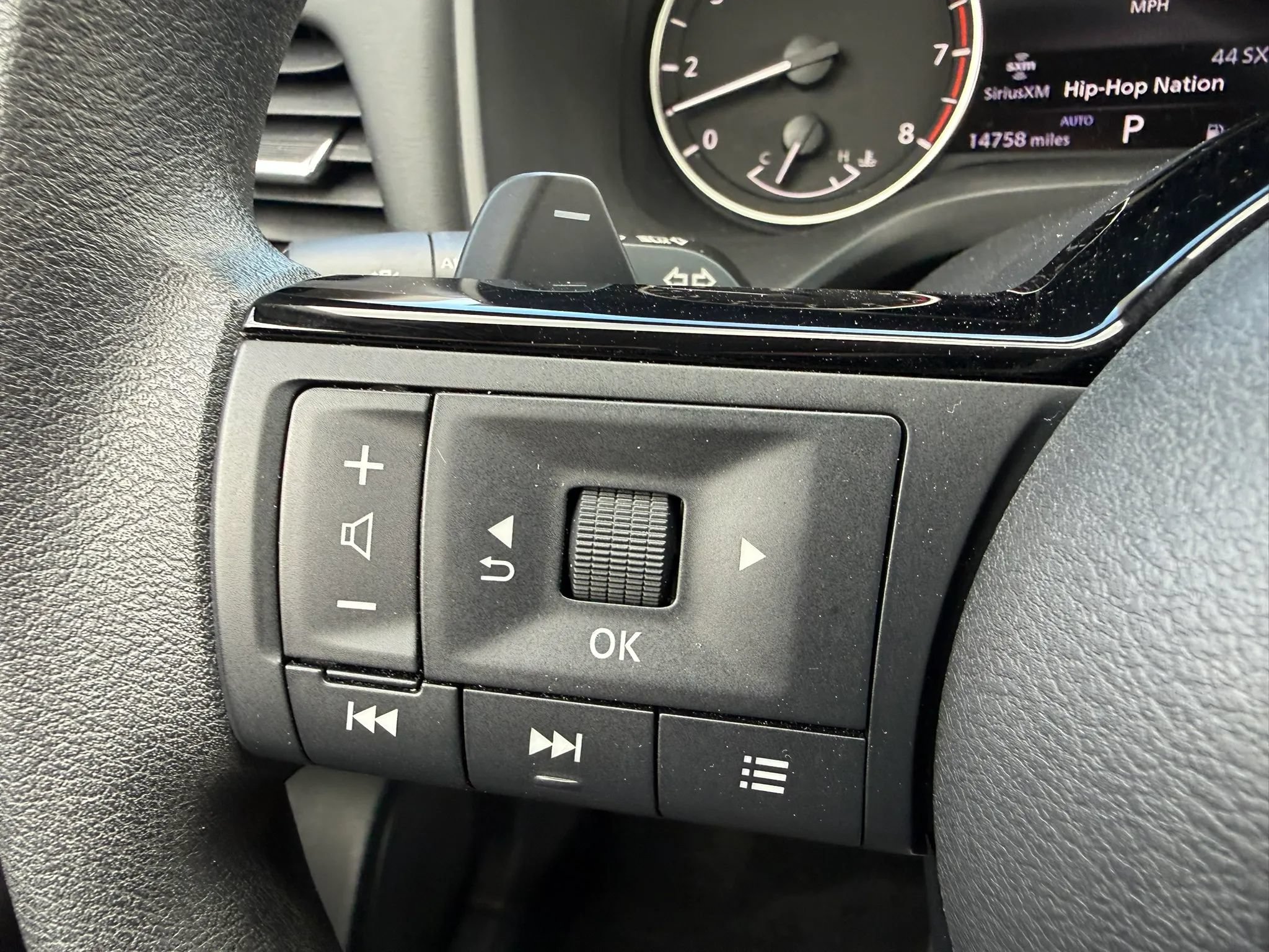 Used 2023 Nissan Rogue SV AWD/4WD image 30