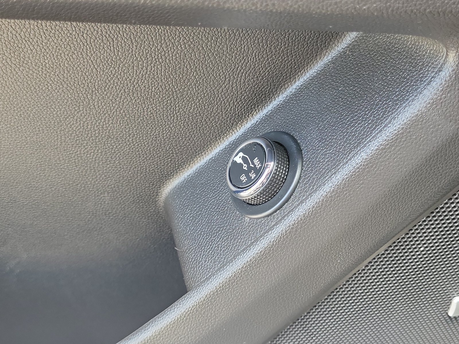 Used 2019 Chevrolet Traverse LT w/ LT Premium Package FWD image 18