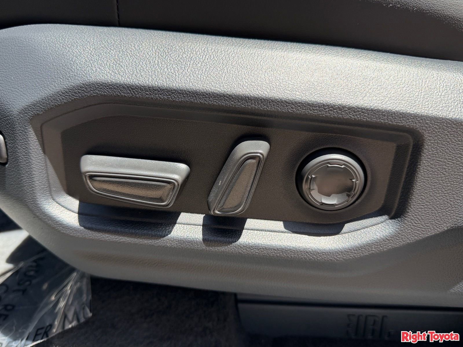 New 2026 Toyota Sequoia Platinum AWD/4WD image 19