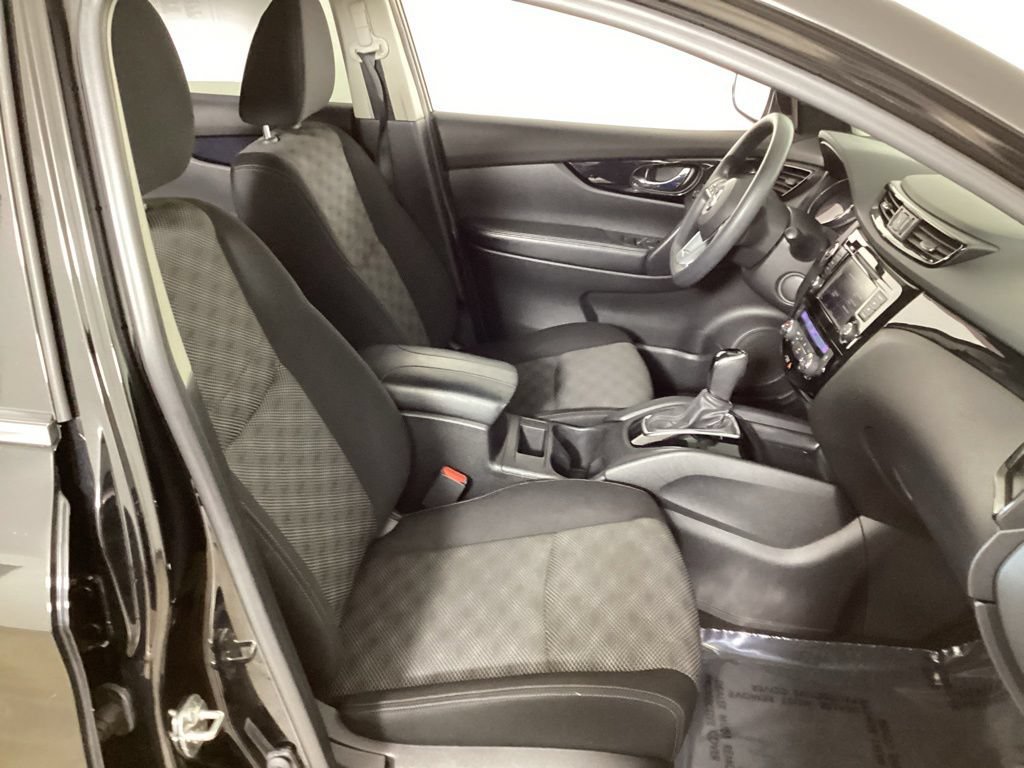 Used 2020 Nissan Rogue Sport SV FWD image 35