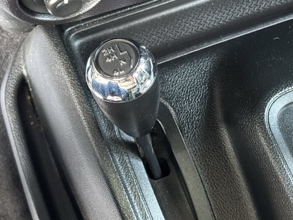 Used 2018 Jeep Wrangler Unlimited Sport AWD/4WD image 25