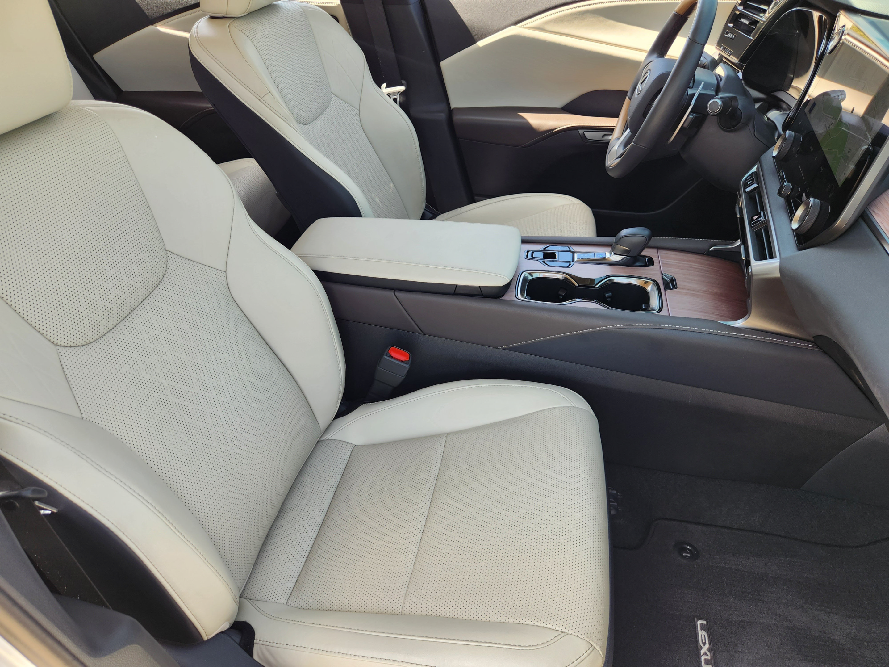 Used 2025 Lexus RX 350 Premium Plus w/ Convenience Package FWD image 9