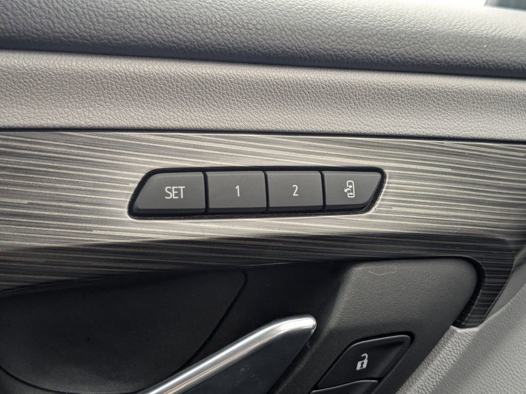 Certified 2023 GMC Terrain SLT image 27