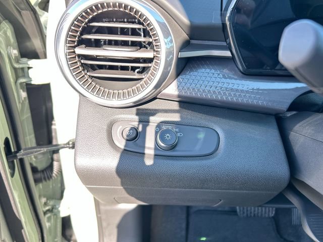 New 2026 Chevrolet Trax ACTIV w/ Driver Confidence Package image 17