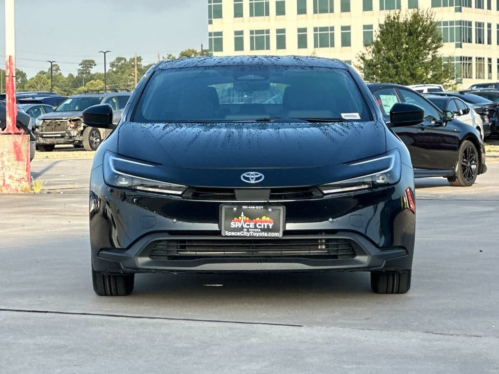 Certified 2025 Toyota Prius LE FWD image 9
