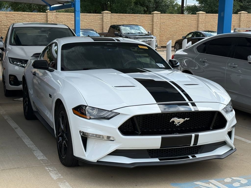 Used 2022 Ford Mustang GT Premium w/ Equipment Group 401A RWD image 3