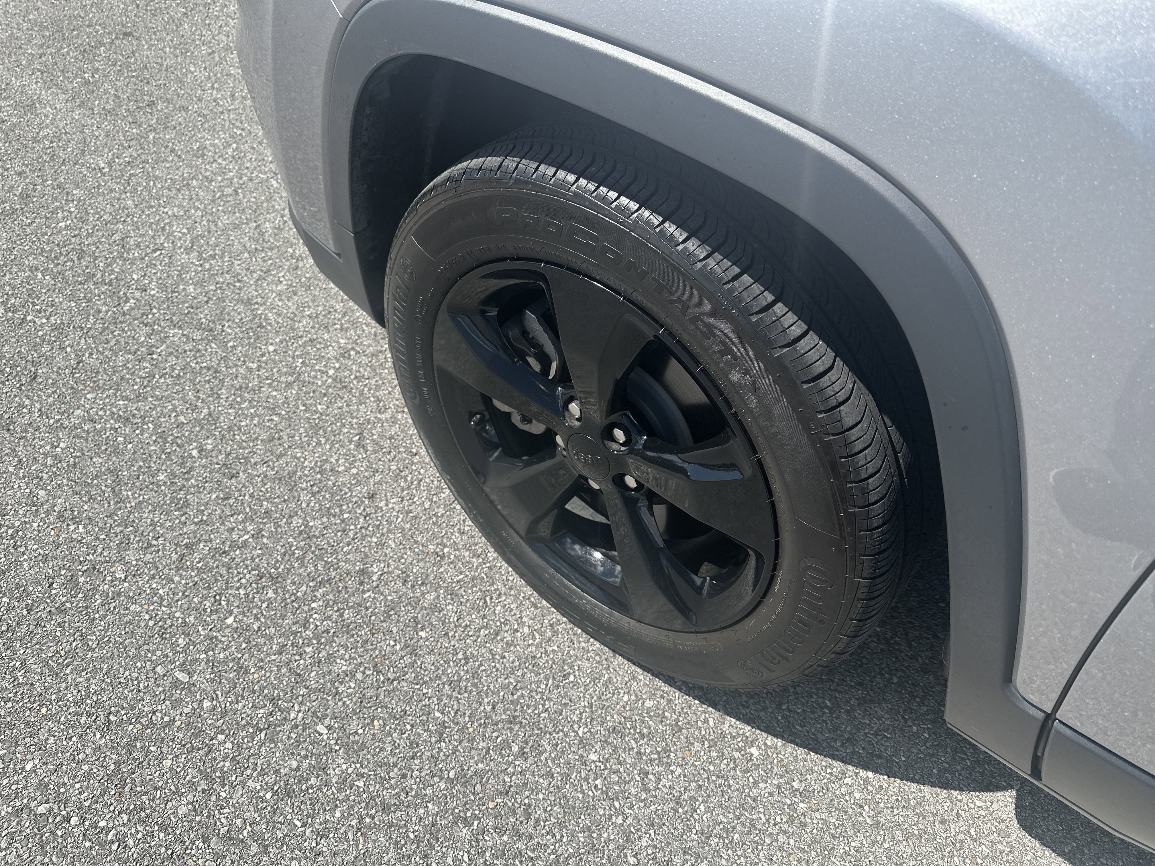 Used 2019 Jeep Cherokee Latitude Plus image 11