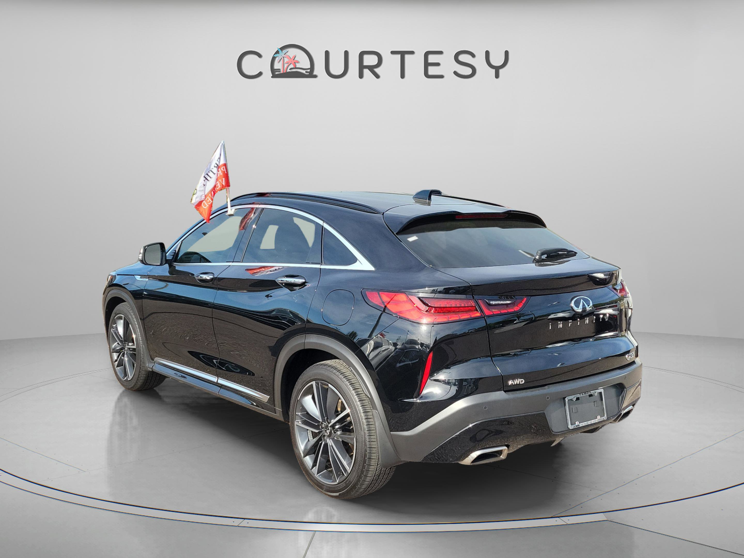 Certified 2025 INFINITI QX55 Essential w/ Accent Package image 2