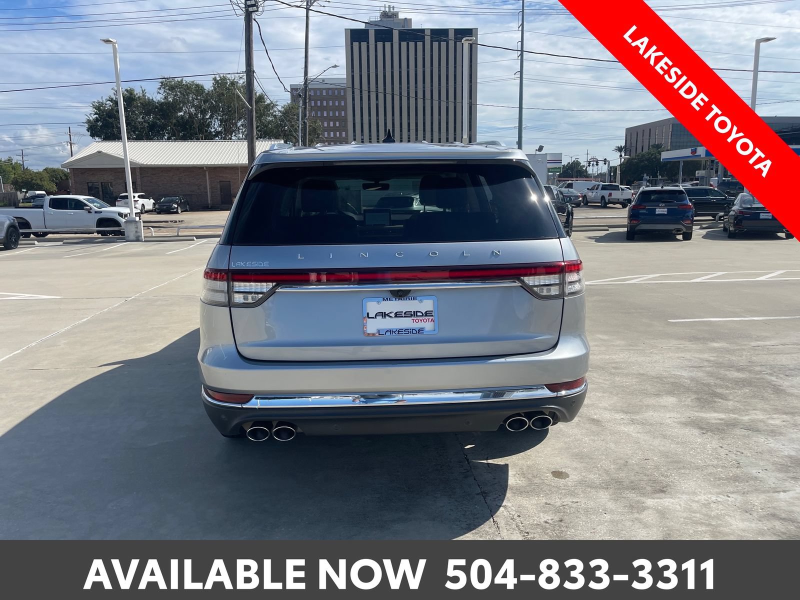 Used 2023 Lincoln Aviator Reserve w/ Equipment Group 201A RWD image 4