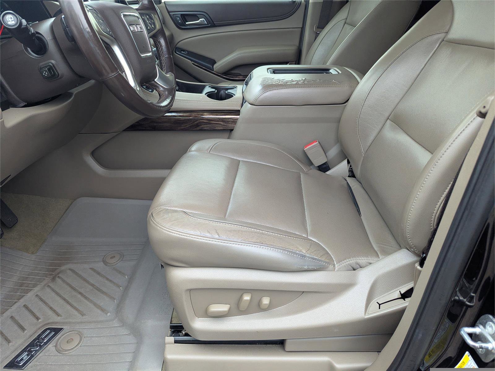 Used 2018 GMC Yukon SLT w/ Premium Edition image 19