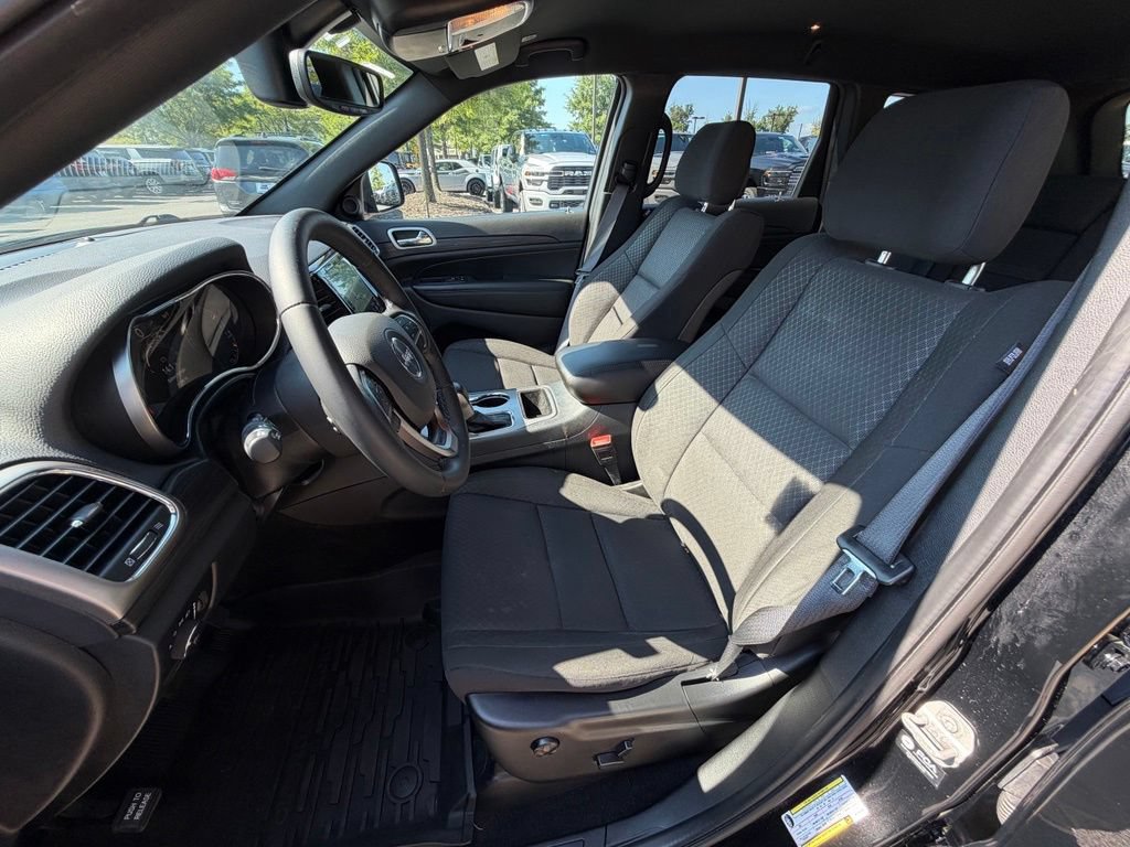 Certified 2022 Jeep Grand Cherokee Laredo E AWD/4WD image 21