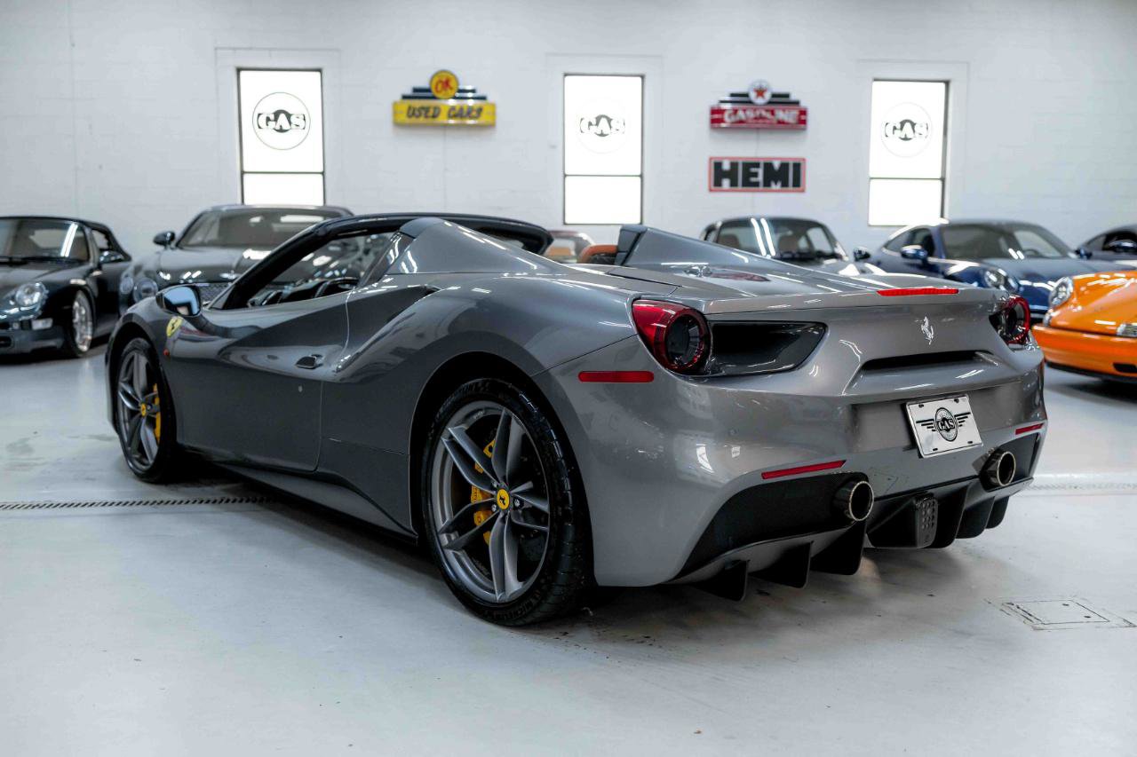 Used 2018 Ferrari 488 Spider image 10