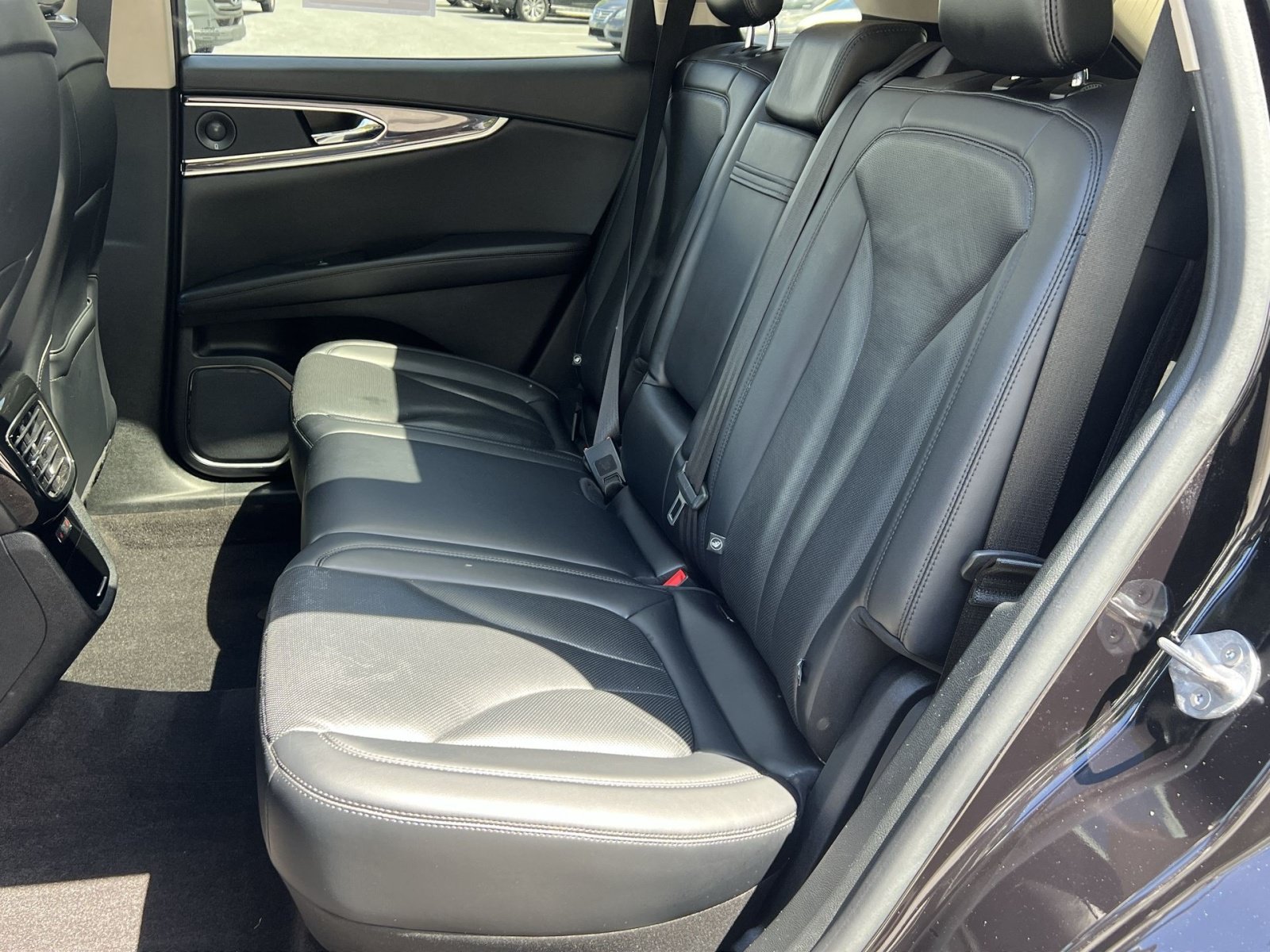 Used 2021 Lincoln Nautilus Reserve w/ Cargo Utility Package AWD/4WD image 30