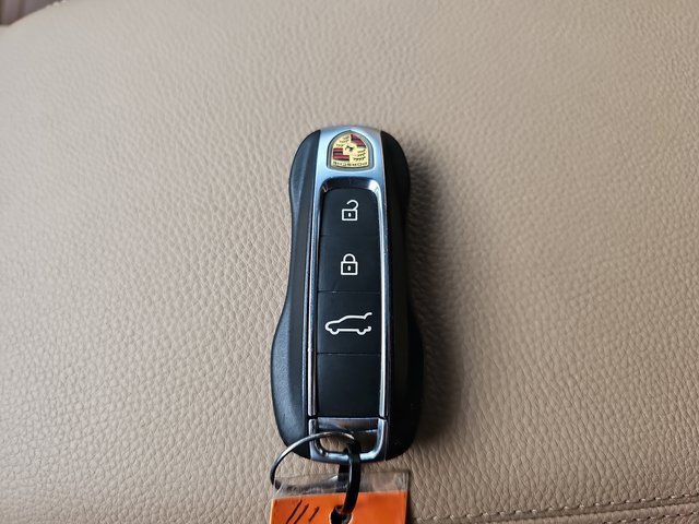 Used 2023 Porsche Cayenne image 35