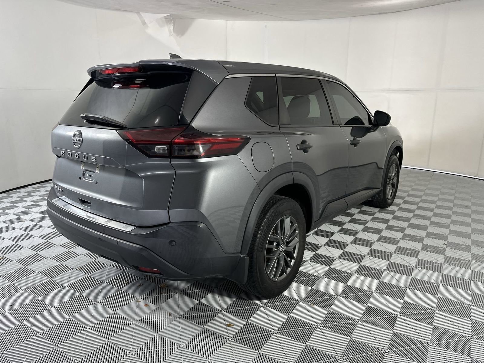 Used 2021 Nissan Rogue S FWD image 8