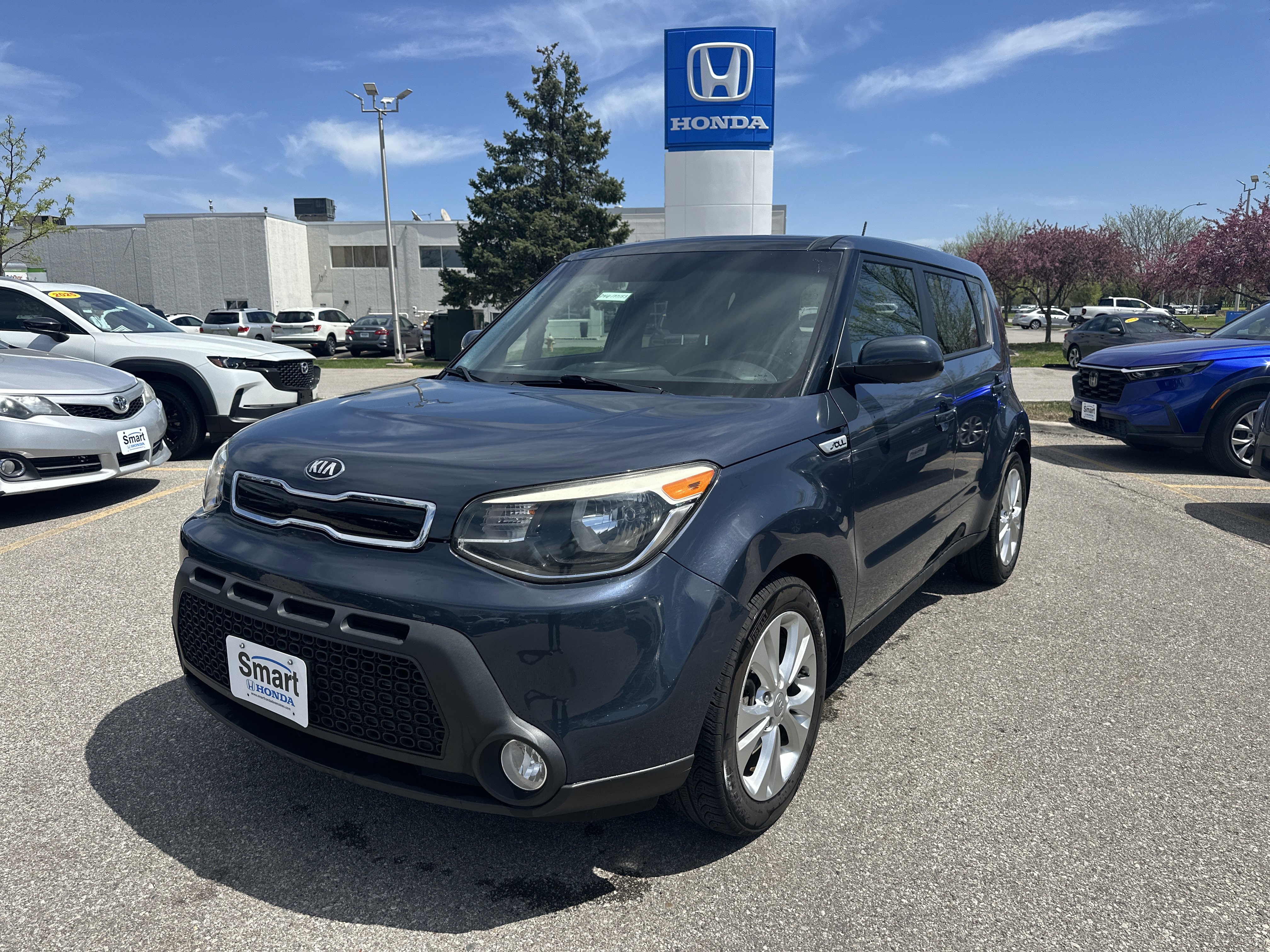 Used 2015 Kia Soul + w/ Primo Package FWD image 1