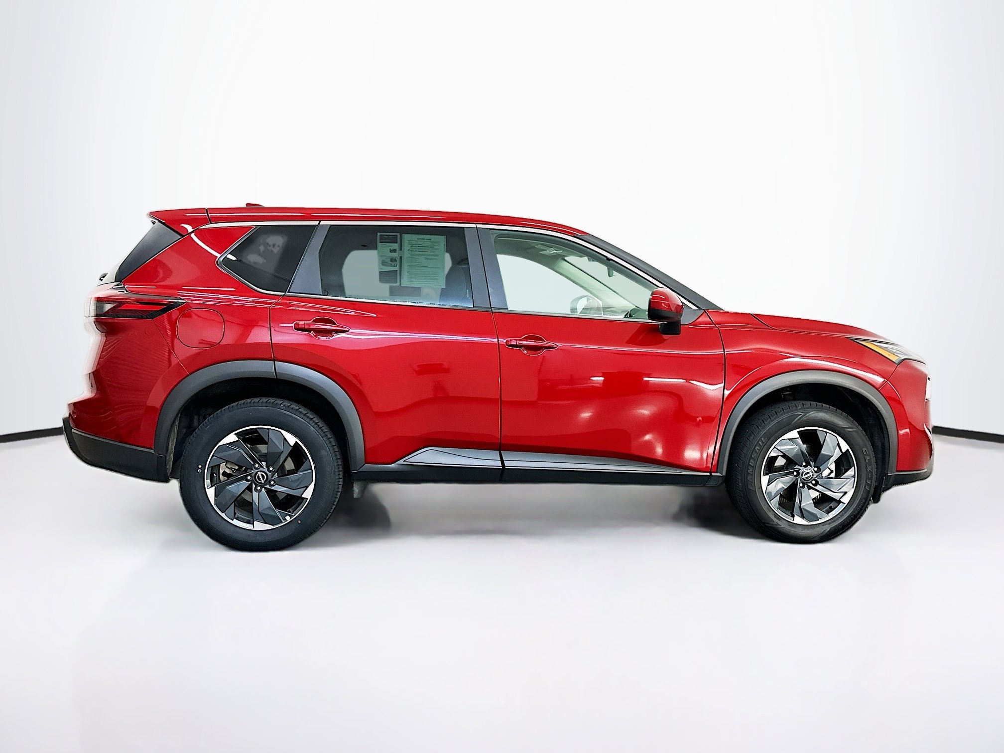 Used 2025 Nissan Rogue SV image 10