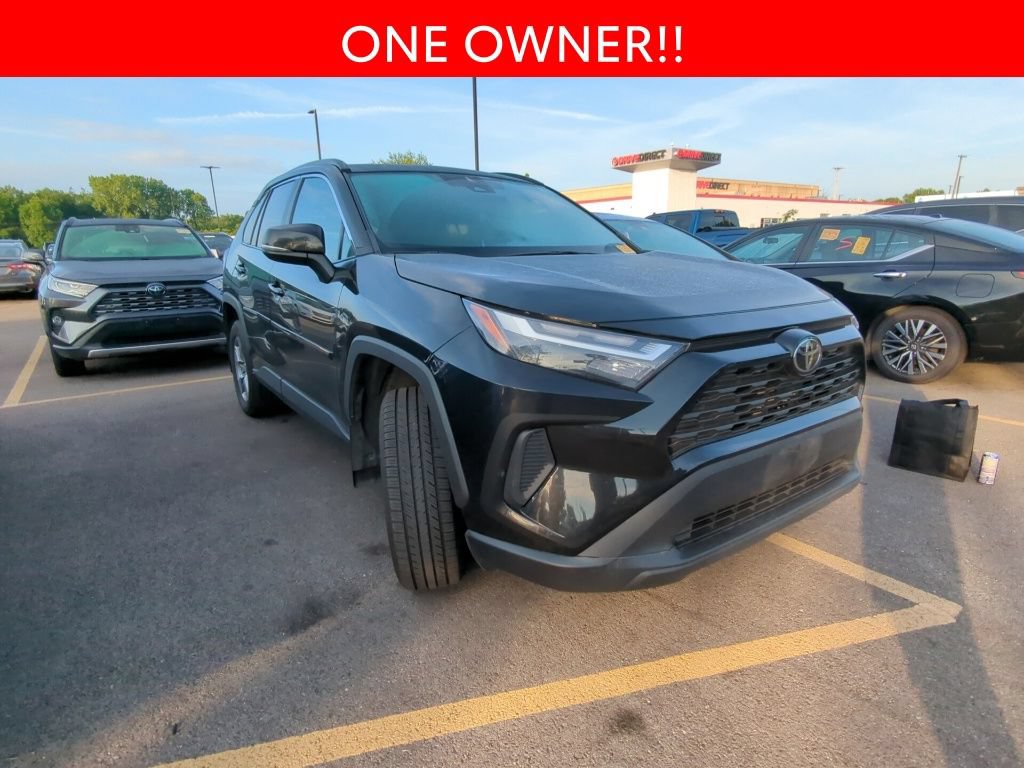 Used 2022 Toyota RAV4 XLE w/ Convenience Package AWD/4WD image 3