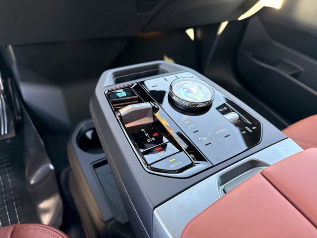 New 2026 BMW iX xDrive45 w/ M Sport Package image 30