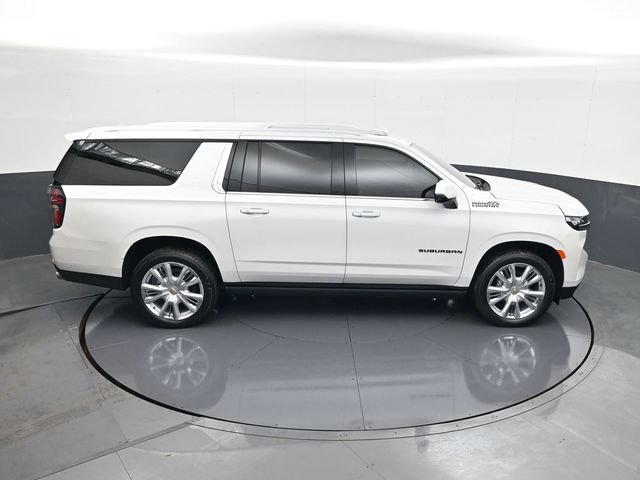 Used 2024 Chevrolet Suburban High Country AWD/4WD image 17