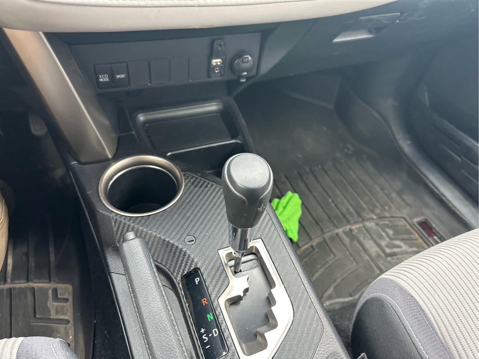 Used 2014 Toyota RAV4 XLE image 14