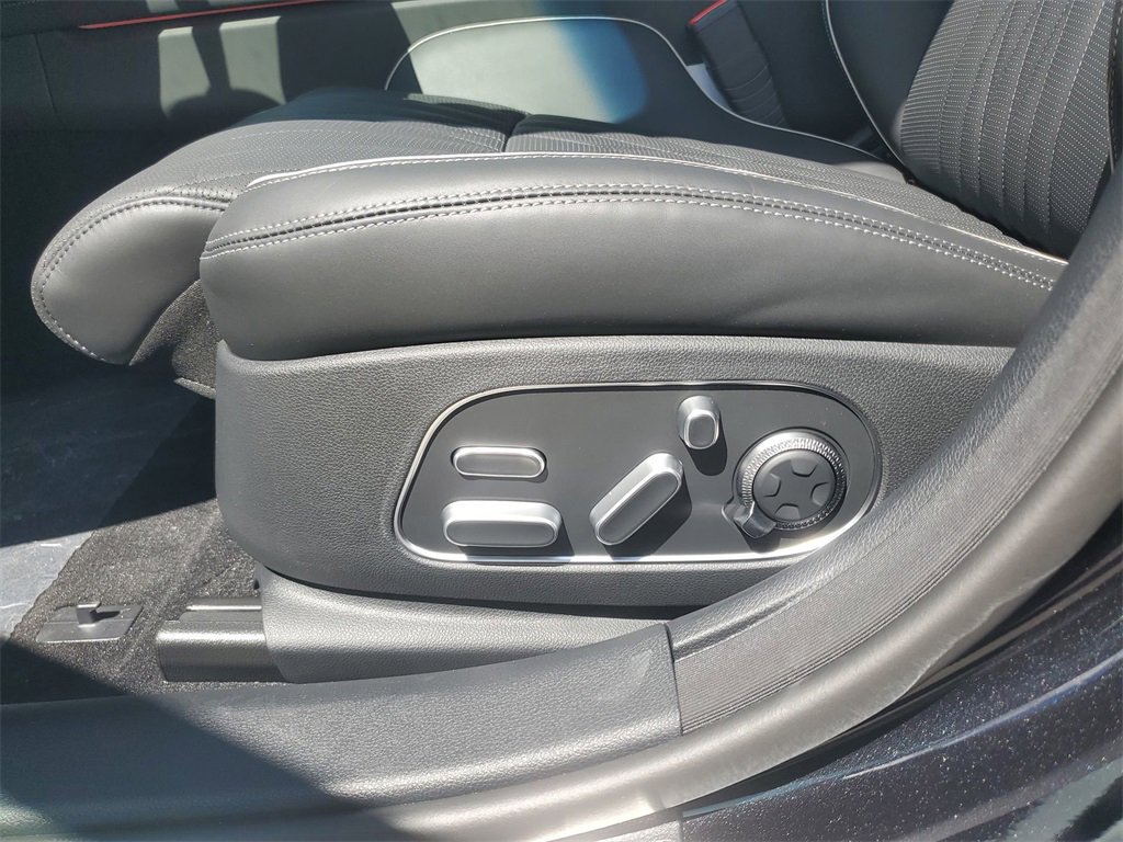 New 2025 Genesis G90 3.5T image 17