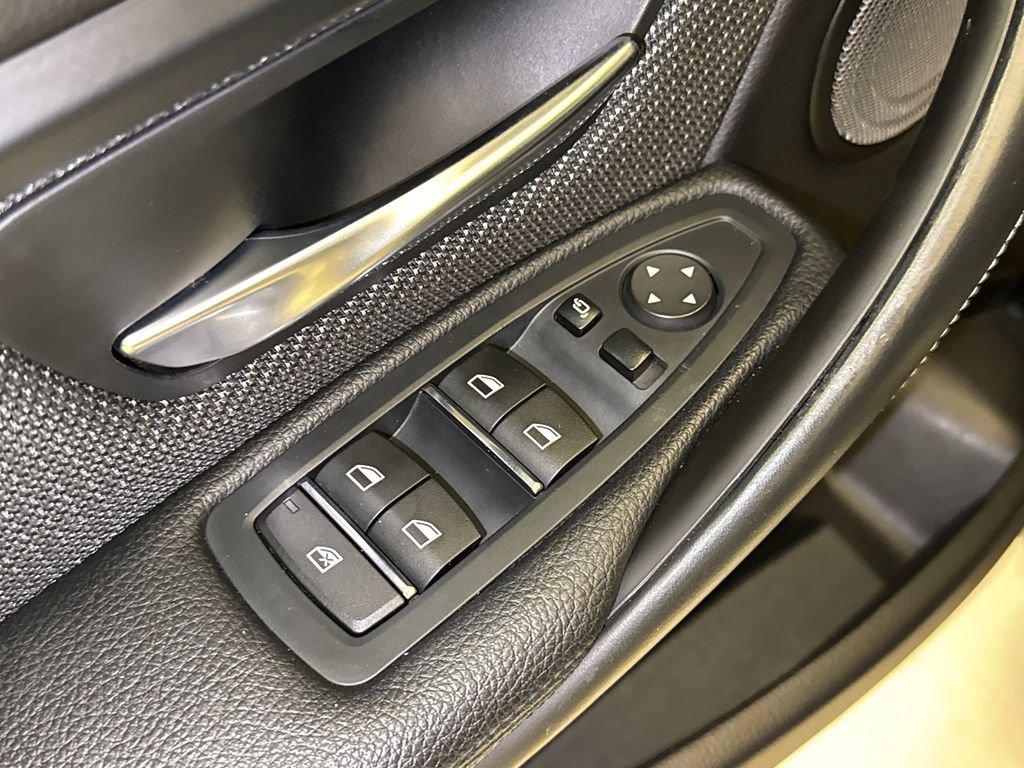 Used 2018 BMW M3 w/ Competition Package RWD image 18