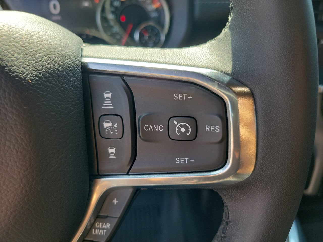 Used 2025 RAM 1500 Laramie w/ Sport Appearance Package AWD/4WD image 20