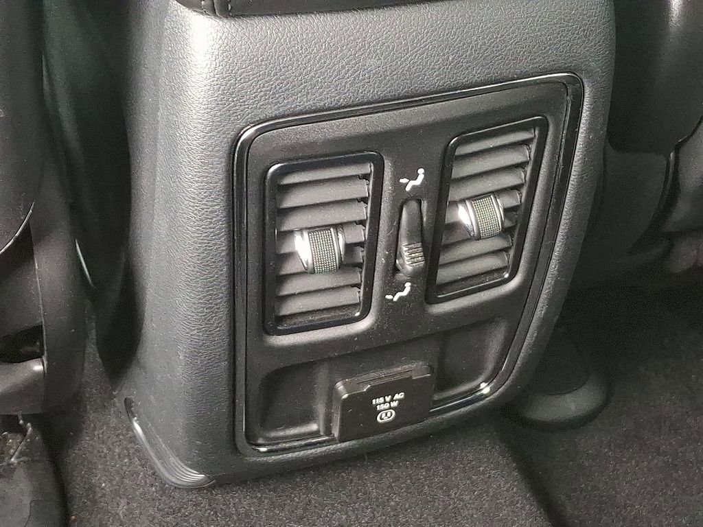 Used 2020 Jeep Grand Cherokee Altitude AWD/4WD image 11