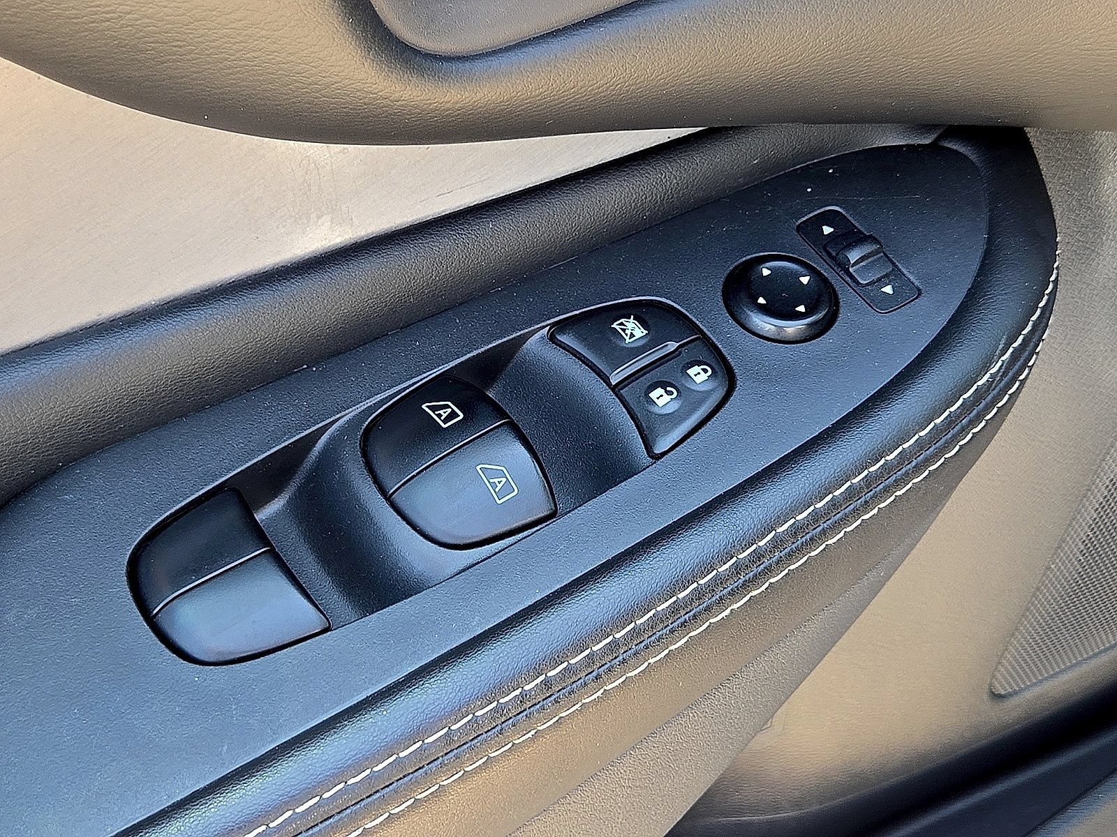 Used 2023 Nissan Murano SV FWD image 22