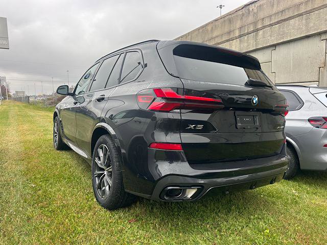 New 2026 BMW X5 xDrive40i w/ M Sport Package image 3