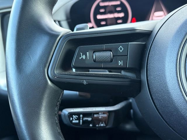 Used 2024 Porsche Cayenne AWD/4WD image 6