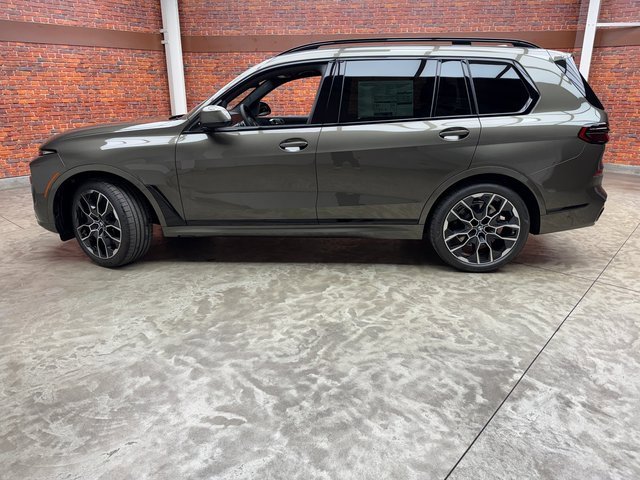 Used 2026 BMW X7 xDrive40i image 2