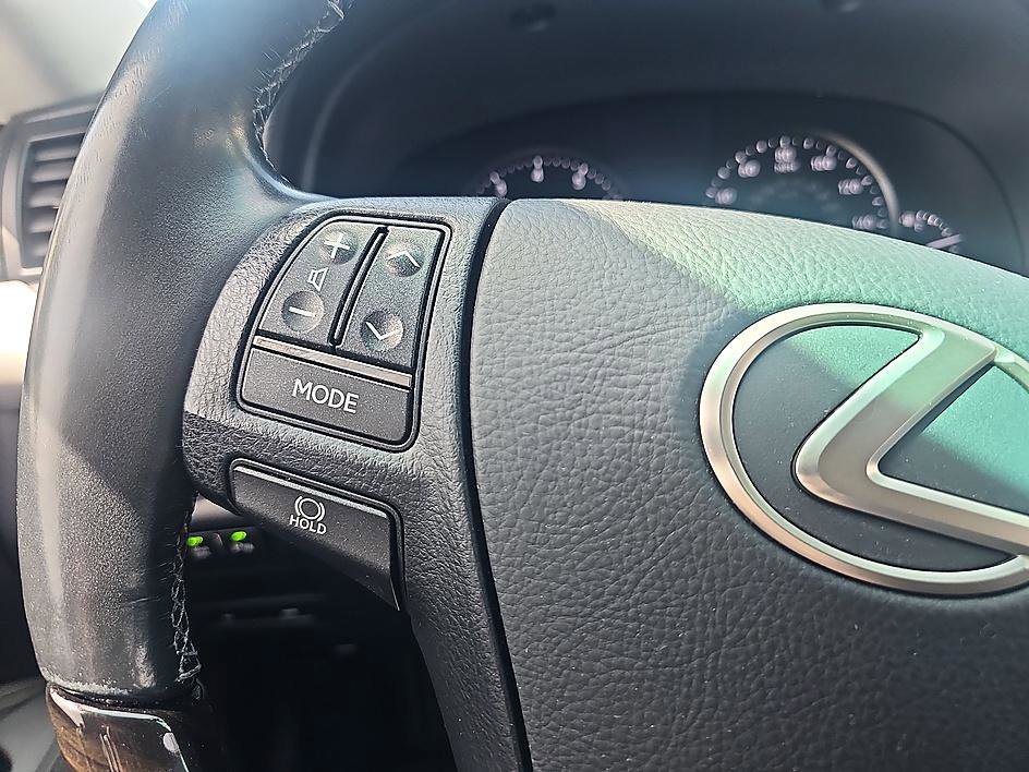 Used 2014 Lexus LS 460 w/ Comfort Package image 23