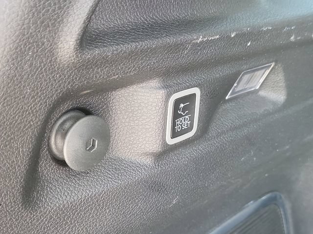 Used 2023 Jeep Grand Cherokee L Limited w/ Luxury Tech Group II AWD/4WD image 29