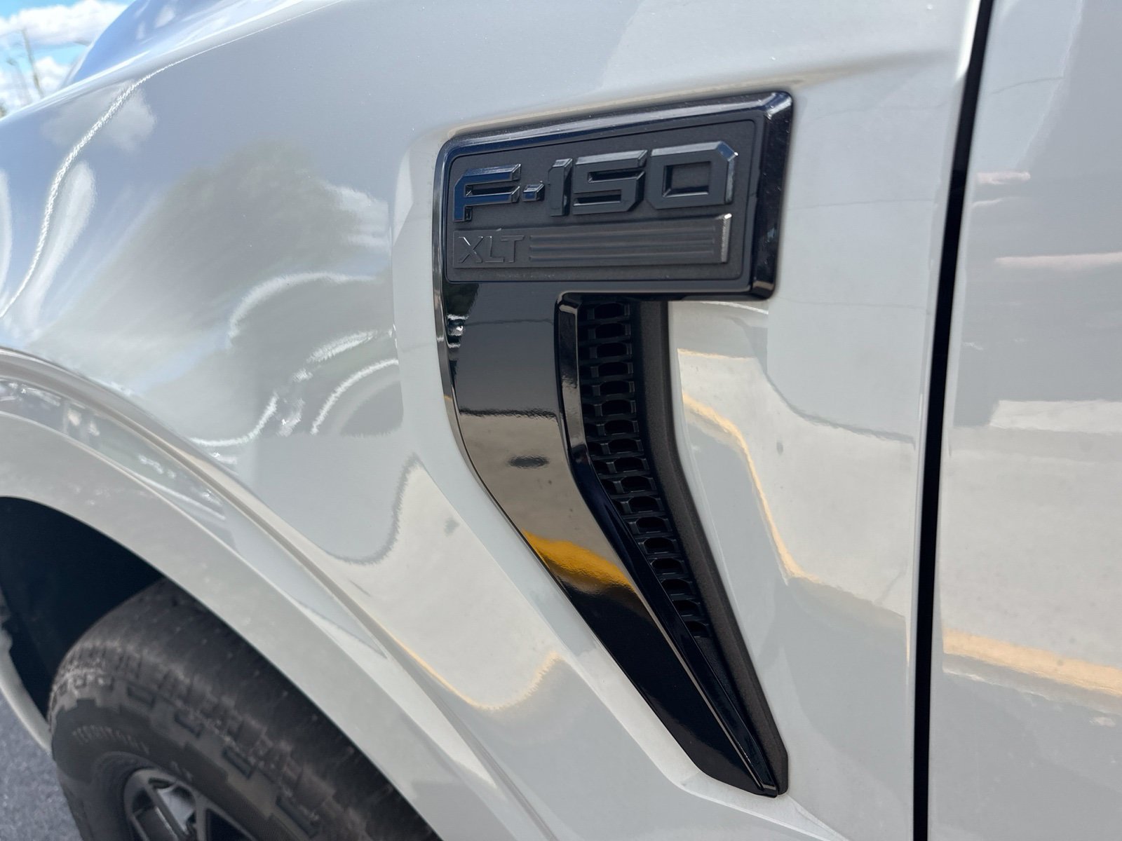 Used 2024 Ford F150 XLT w/ Equipment Group 302A MID AWD/4WD image 9