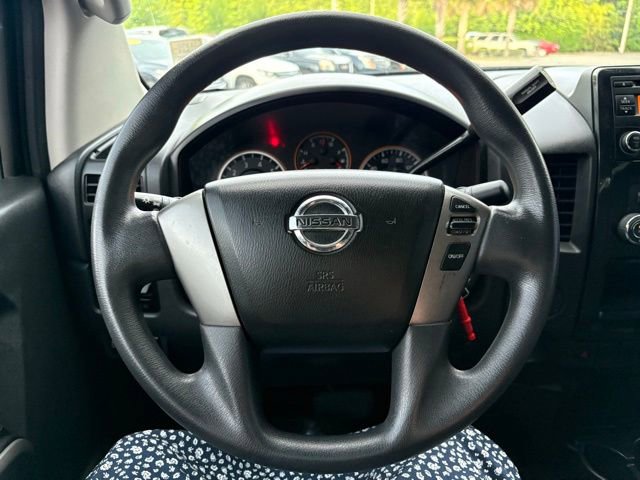 Used 2015 Nissan Titan SV RWD image 13